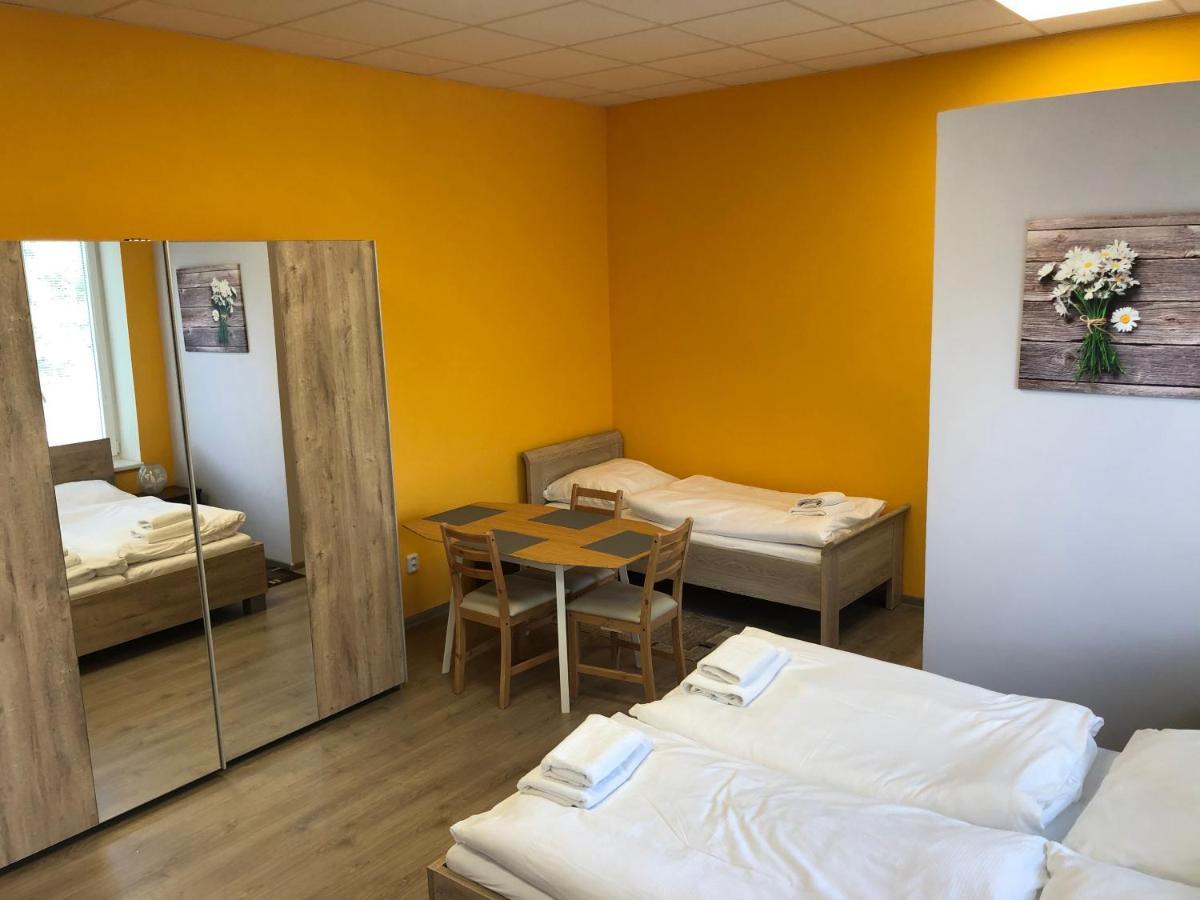 Dnm Inn Korycany Ngoại thất bức ảnh
