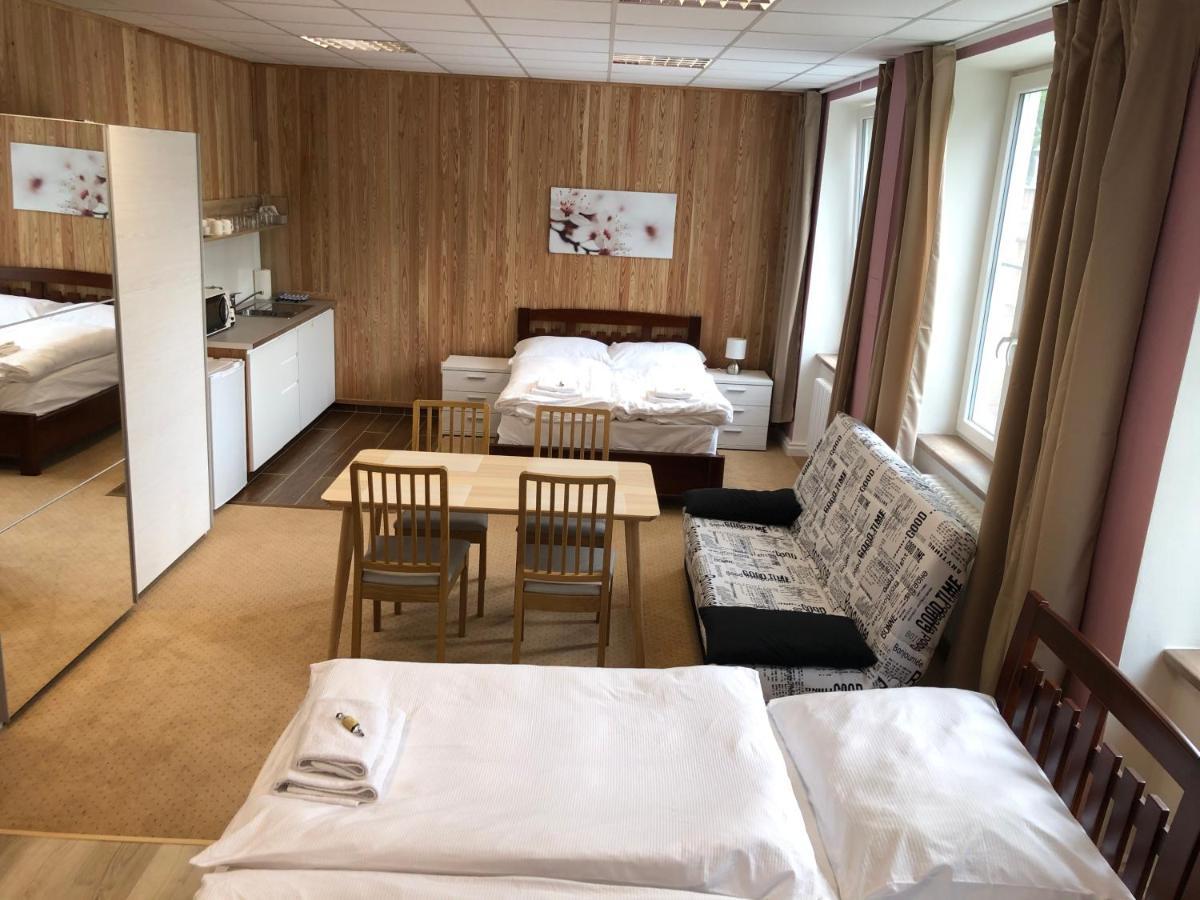 Dnm Inn Korycany Ngoại thất bức ảnh