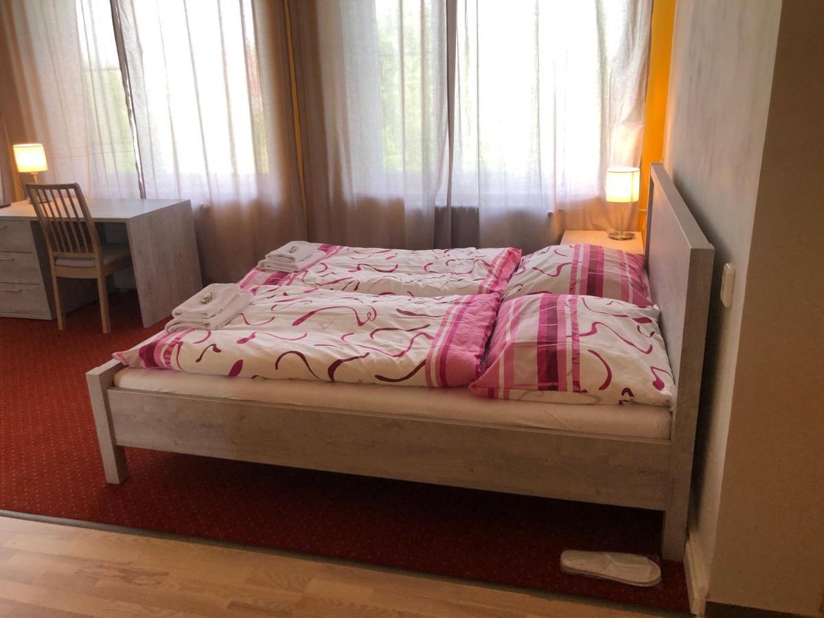 Dnm Inn Korycany Ngoại thất bức ảnh