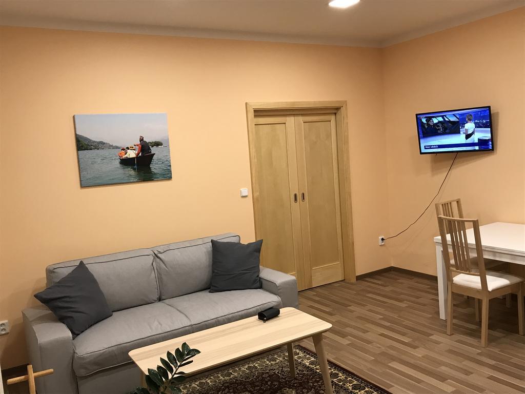 Dnm Inn Korycany Ngoại thất bức ảnh
