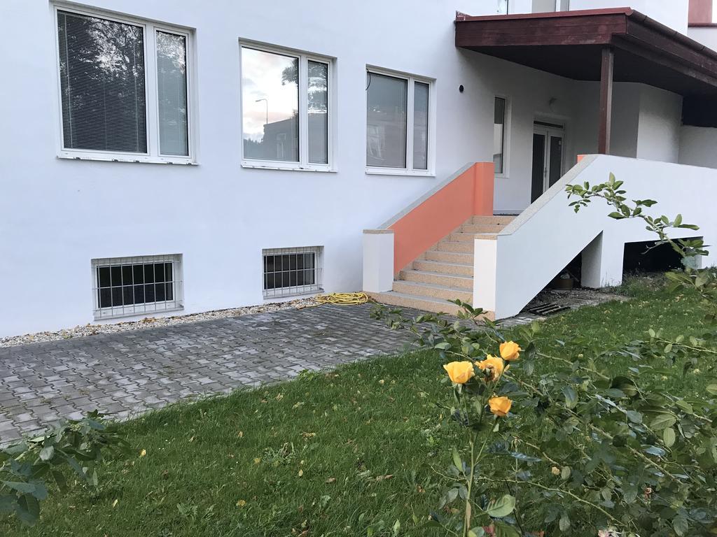 Dnm Inn Korycany Ngoại thất bức ảnh