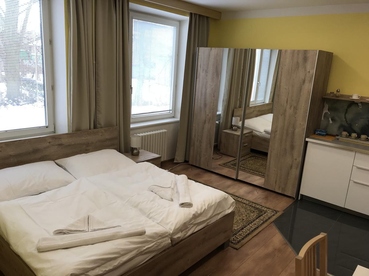 Dnm Inn Korycany Ngoại thất bức ảnh